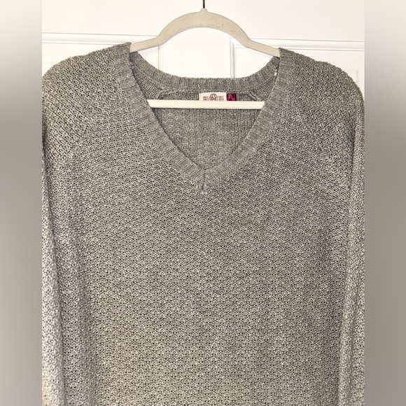 SO V-neck Knit Sweater Women’s - Picture 4 of 10